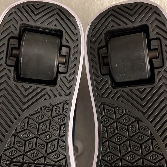 Heelys tennis shoes - Picture 9 of 10